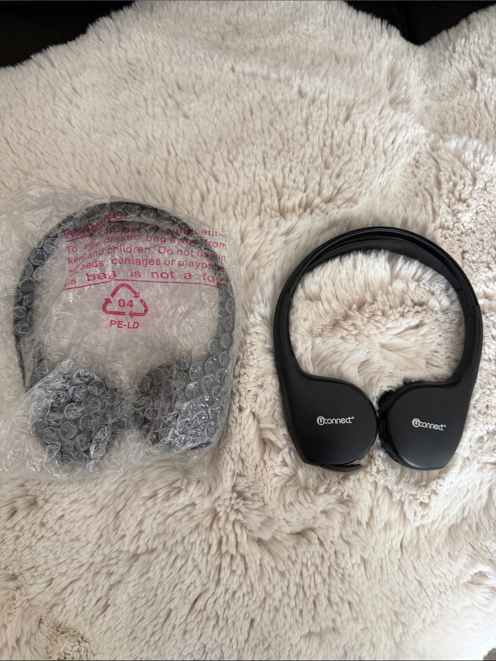 Uconnect headphones 1- new 1 for parts